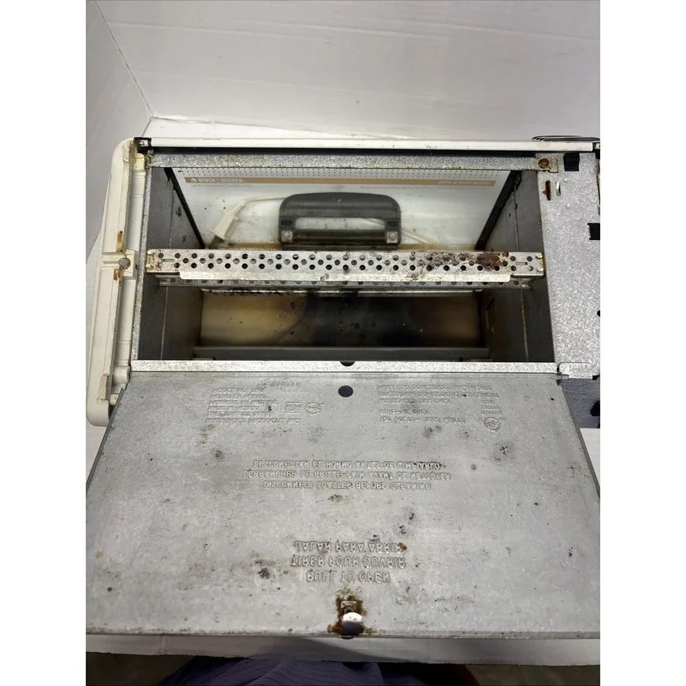 Black & Decker TRO400 TY4 Spacemaker Toast-R-Oven Tested No Hardware & Dirty